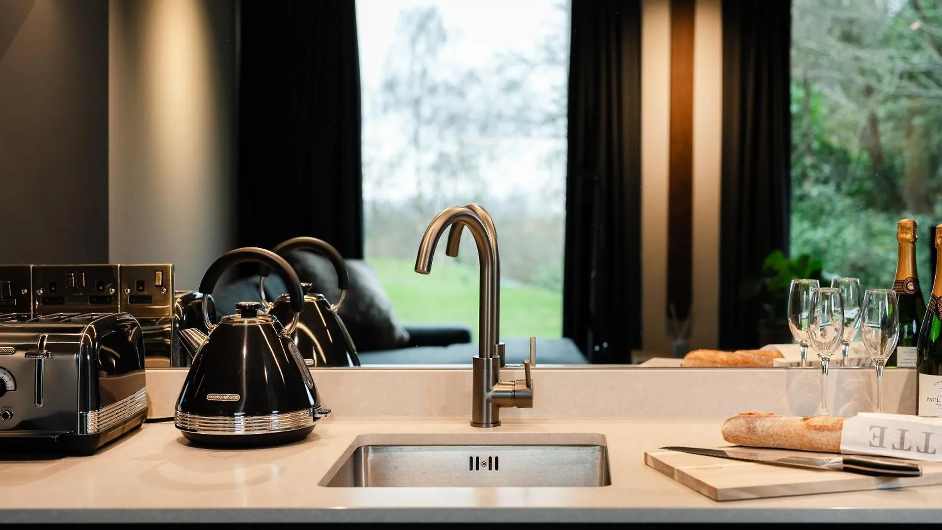 Luxury Container Lodge Bristol