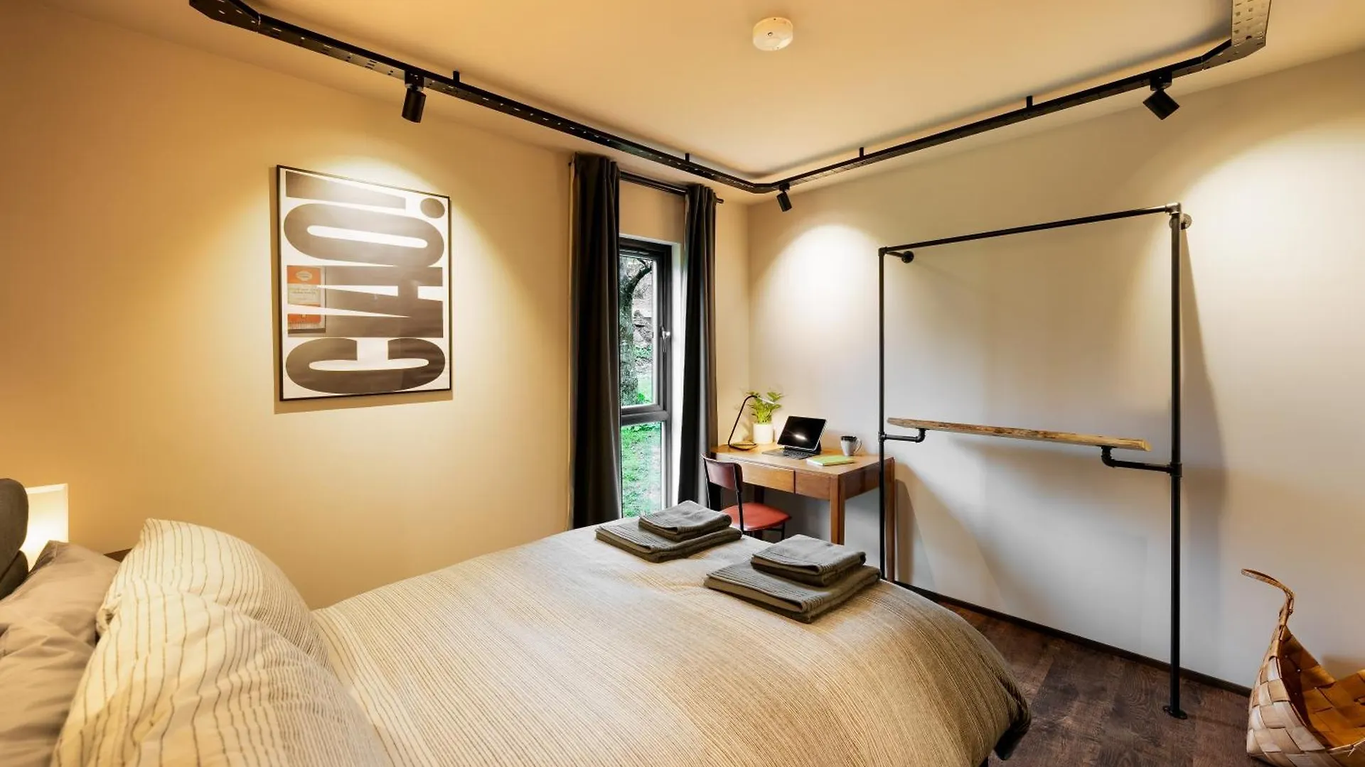 Apartment Luxury Container Lodge Bristol United Kingdom