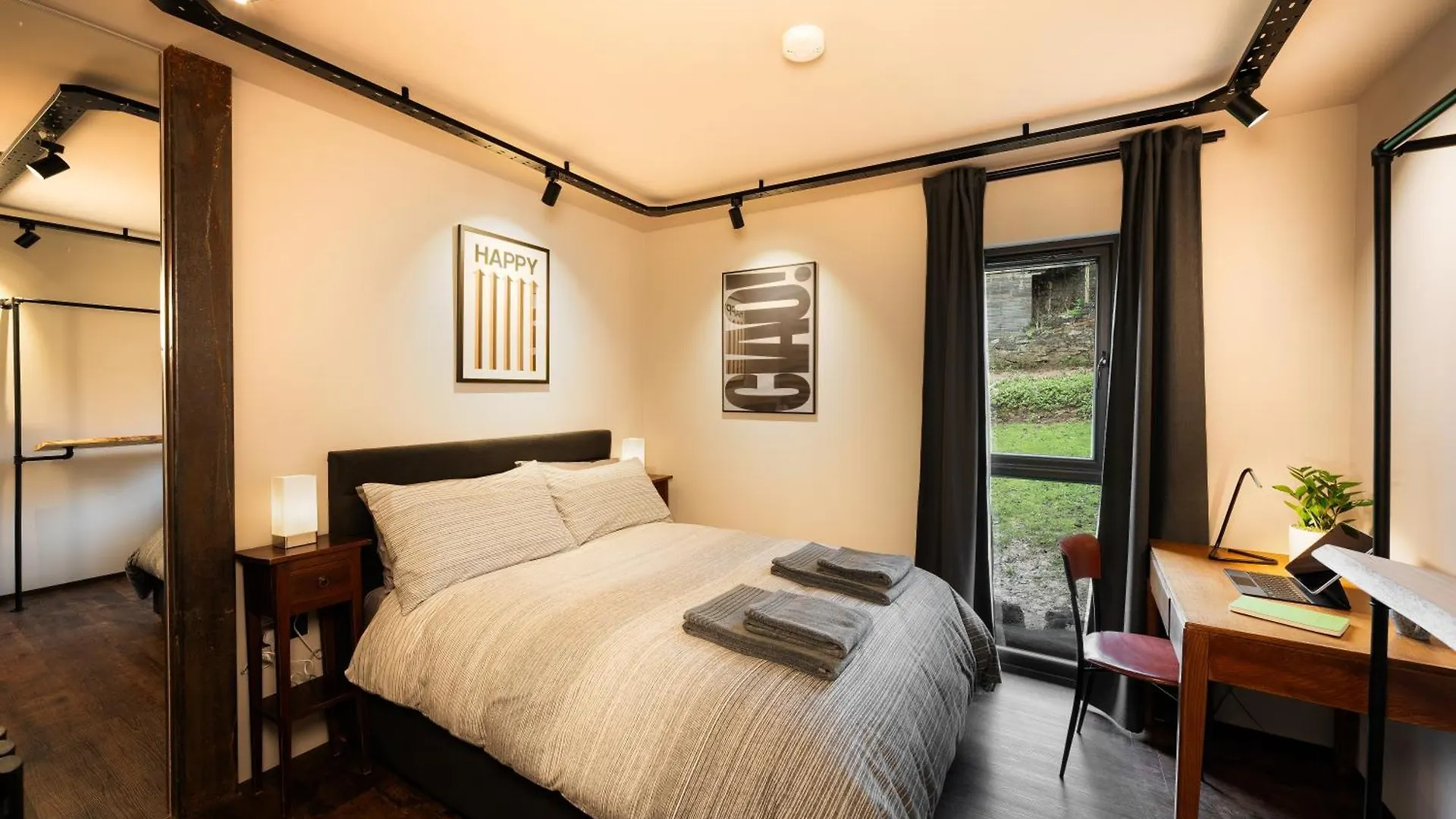 Luxury Container Lodge Bristol 0*,