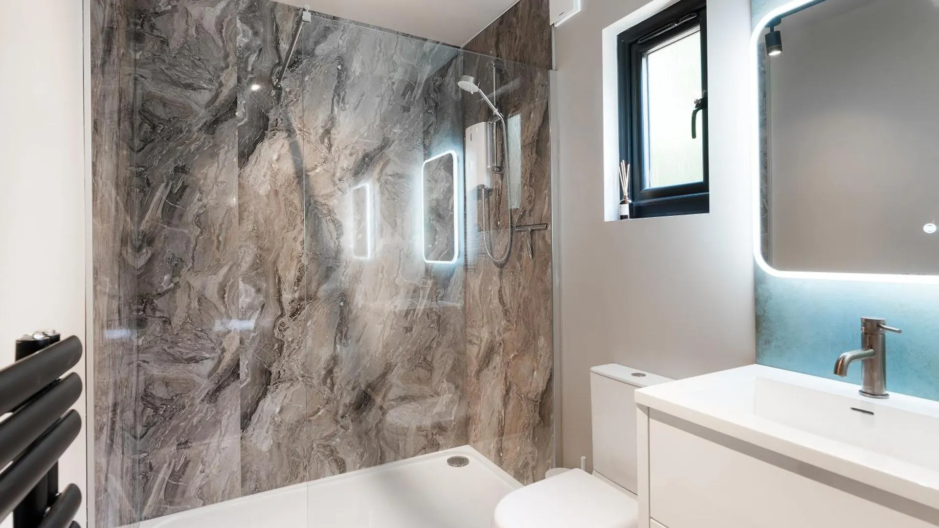 Luxury Container Lodge Bristol 0*,  United Kingdom